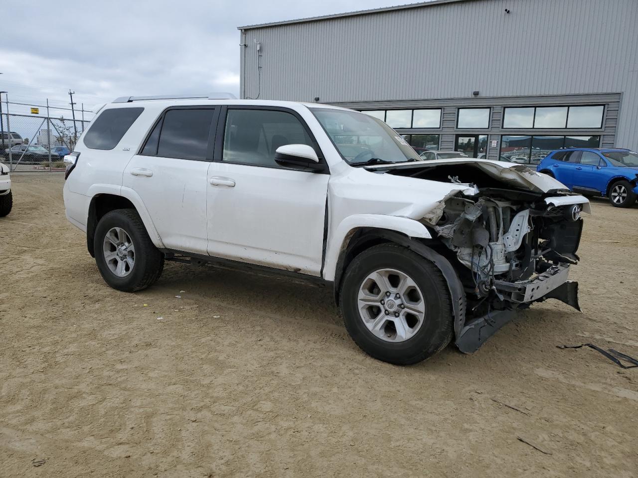2017 TOYOTA 4RUNNER SR - Фото 4
