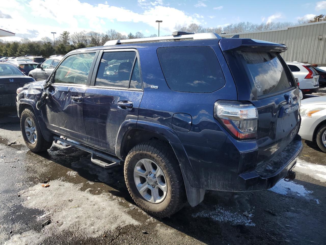2018 TOYOTA 4RUNNER SR - Фото 2