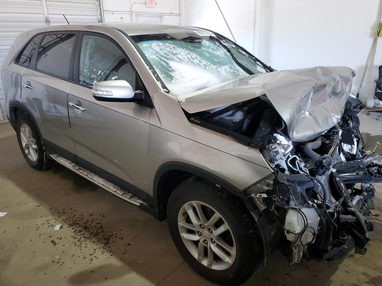 2014 KIA SORENTO LX - Фото 4