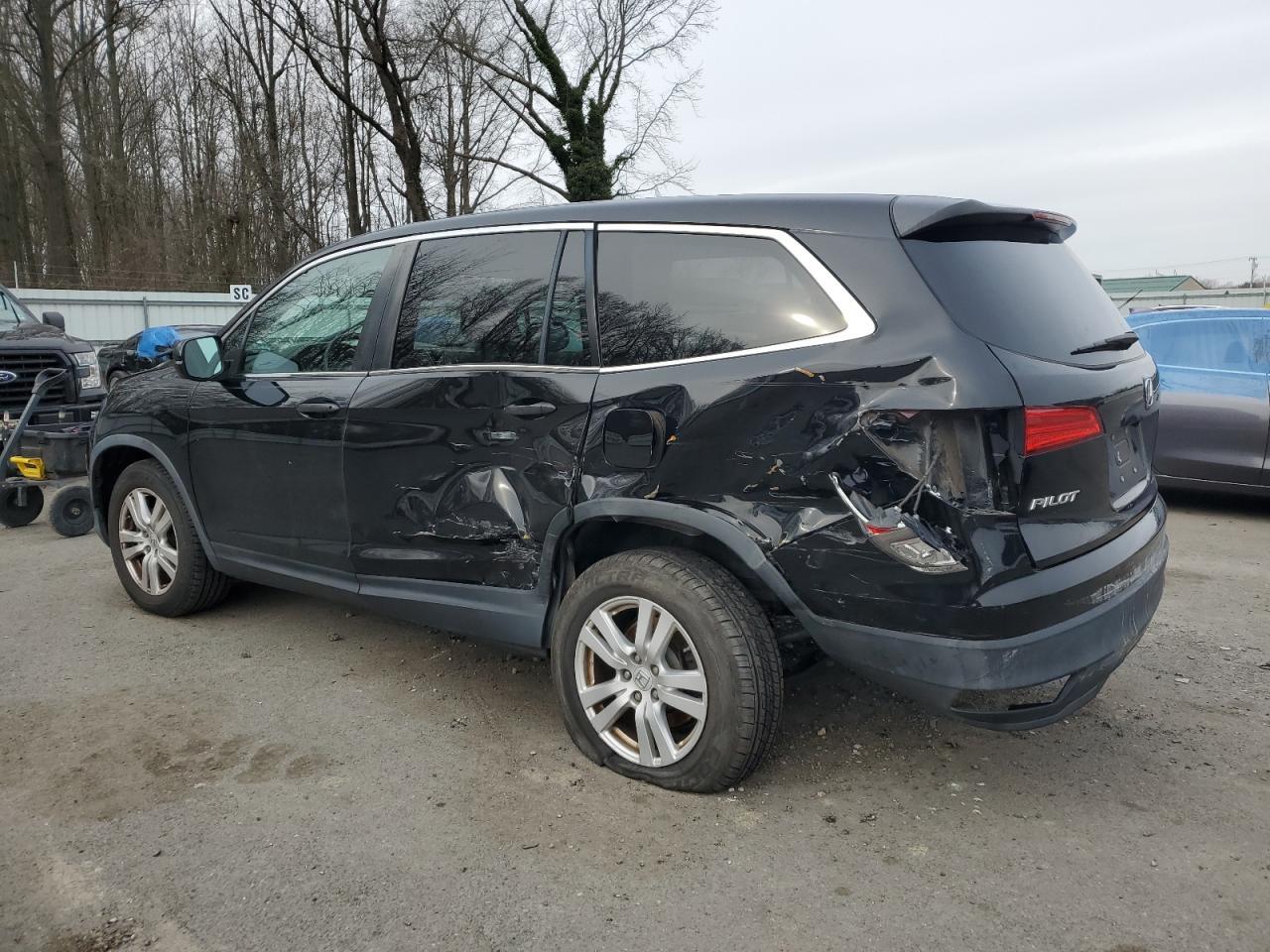 2017 HONDA PILOT LX - Image 2