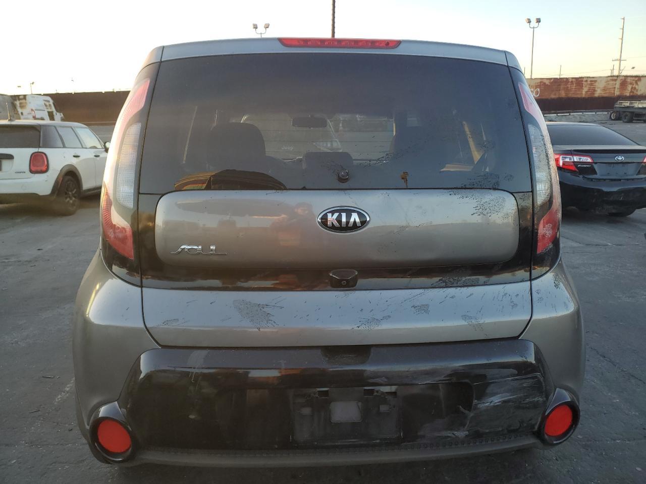 2016 KIA SOUL + - Image 6
