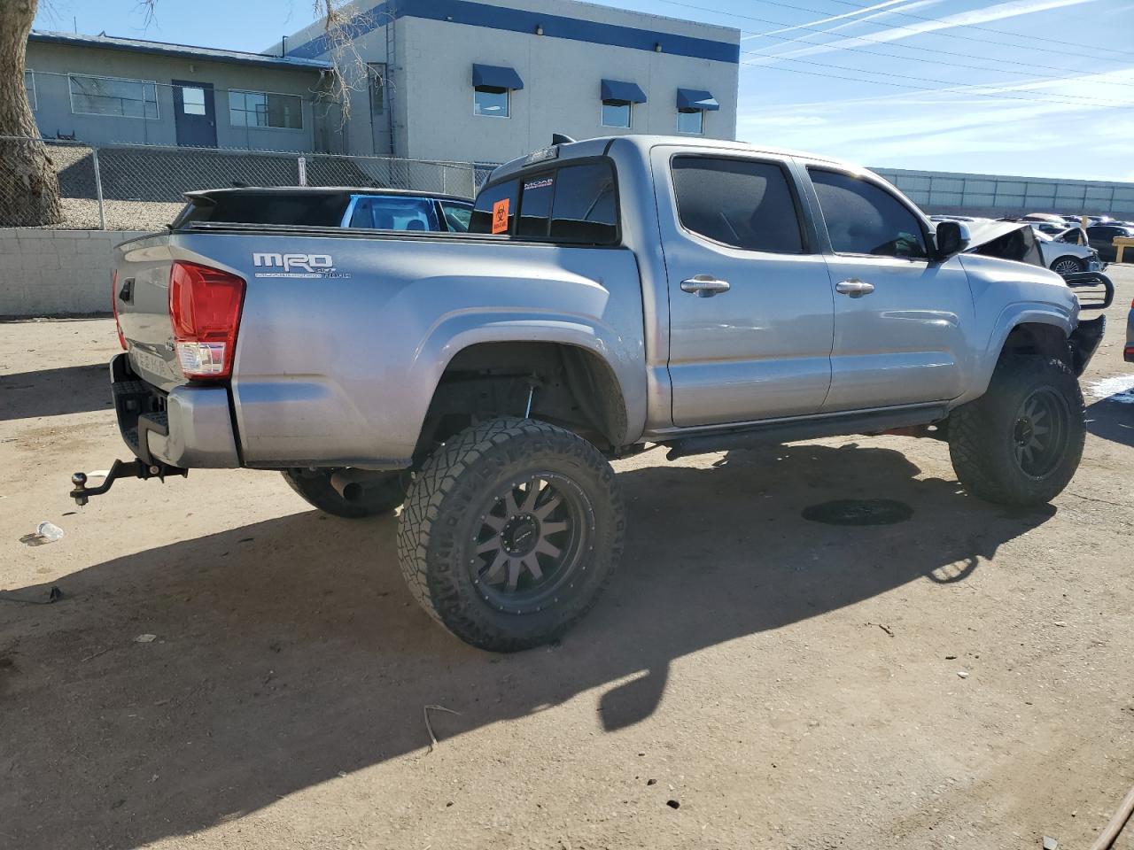 2017 TOYOTA TACOMA DOU - Фото 3