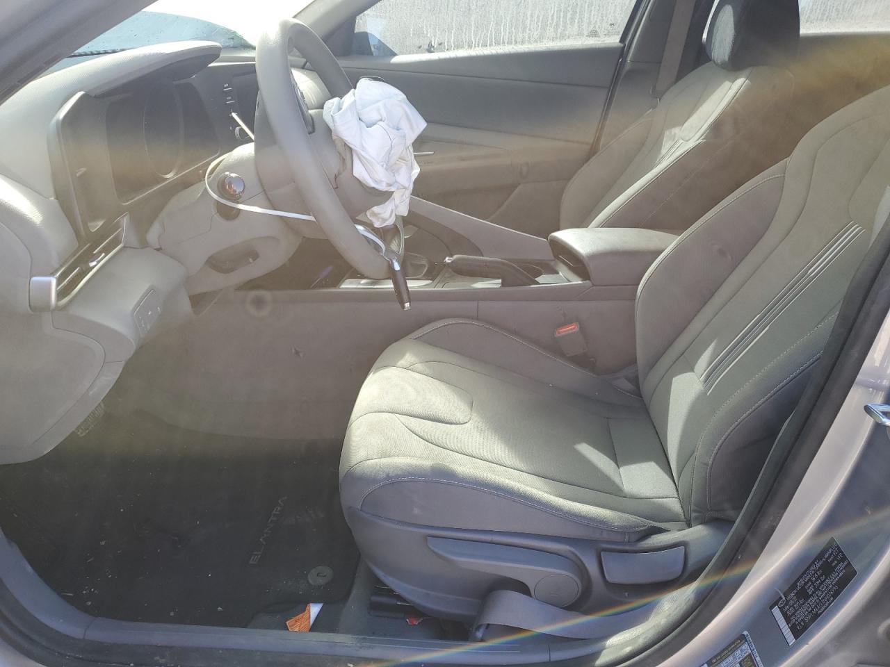 2022 HYUNDAI ELANTRA SE - Image 7