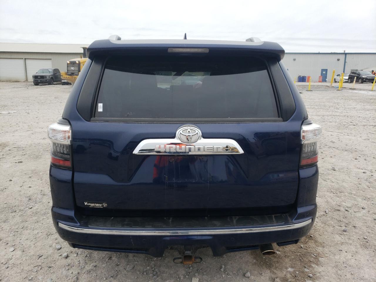 2017 TOYOTA 4RUNNER SR - Image 6