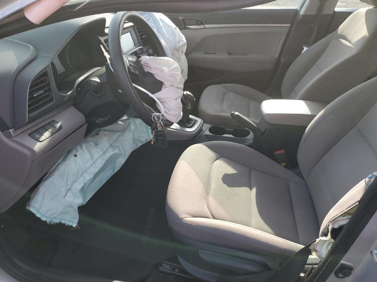 2019 HYUNDAI ELANTRA SE - Фото 7