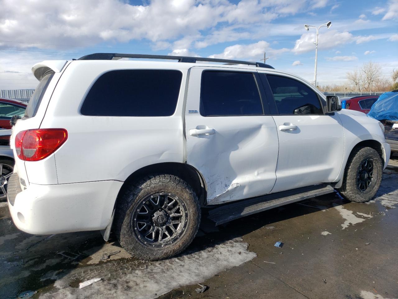 2013 TOYOTA SEQUOIA SR - Image 3