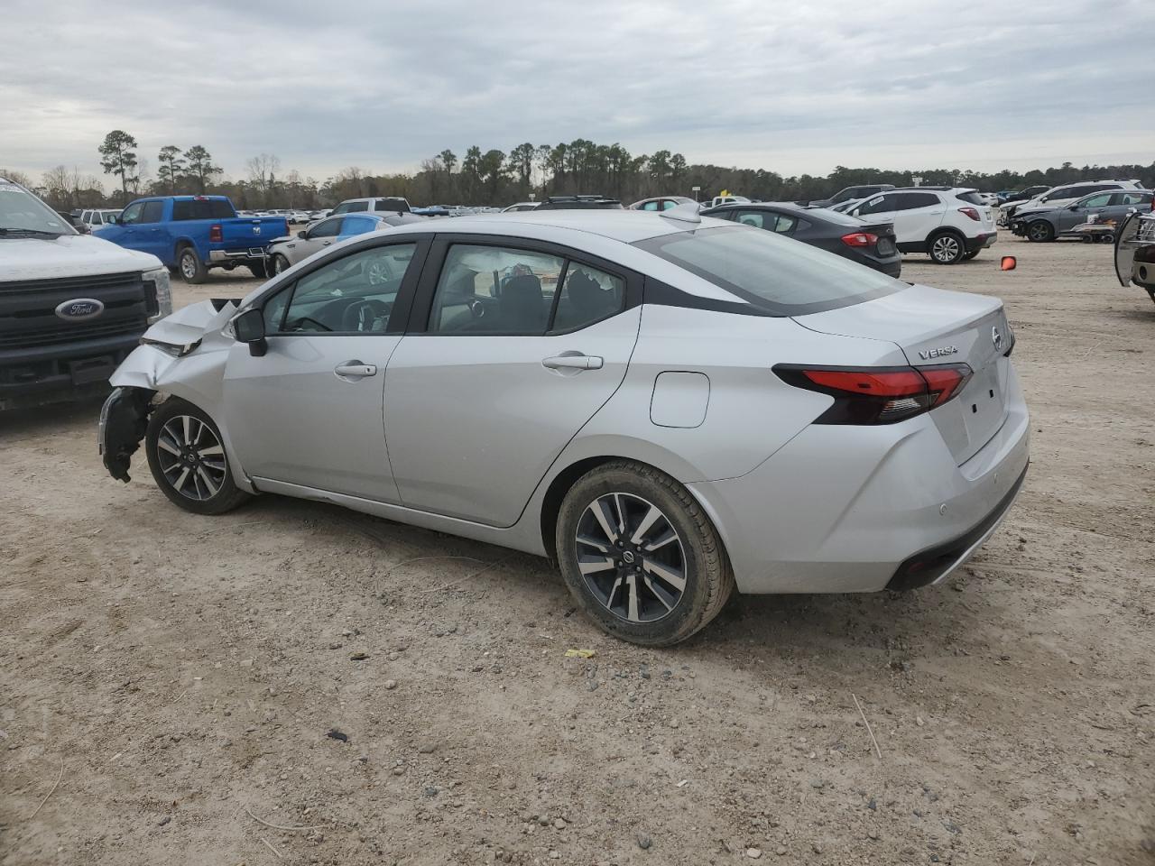 2021 NISSAN VERSA SV - Фото 2