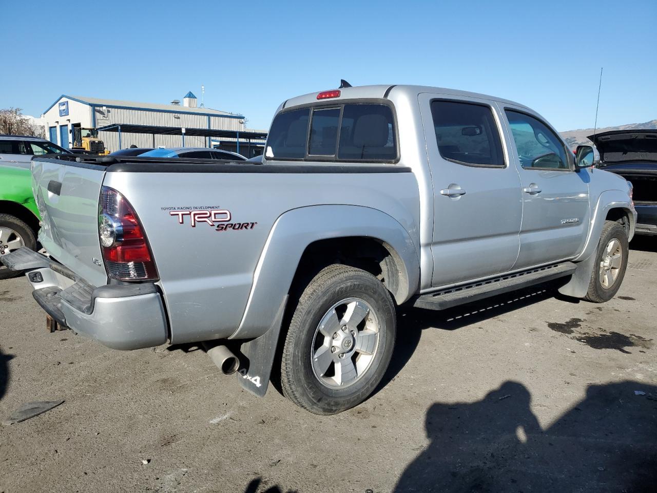 2013 TOYOTA TACOMA DOU - Фото 3