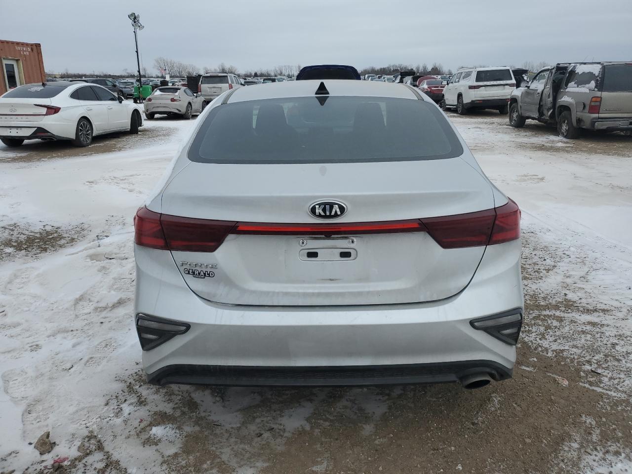 2021 KIA FORTE FE - Фото 6