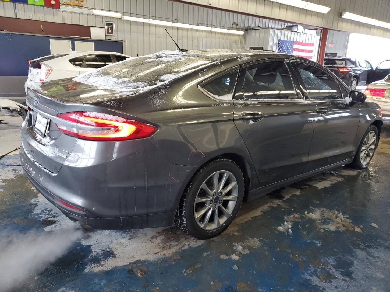 2017 FORD FUSION SE - Image 3