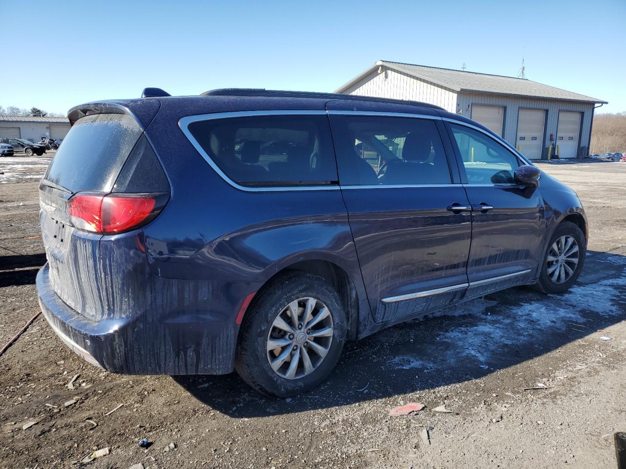 2017 CHRYSLER PACIFICA T - Фото 3