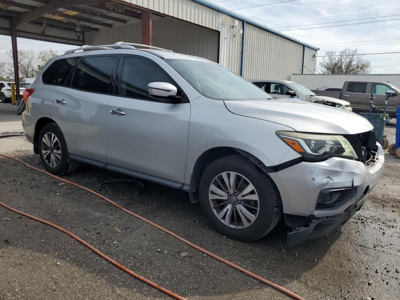2017 NISSAN PATHFINDER - Фото 4