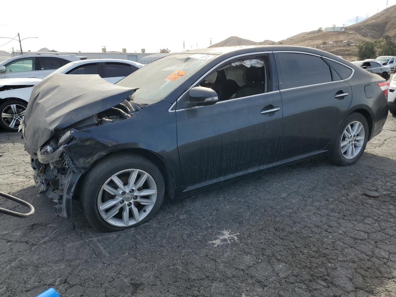 2015 TOYOTA AVALON XLE