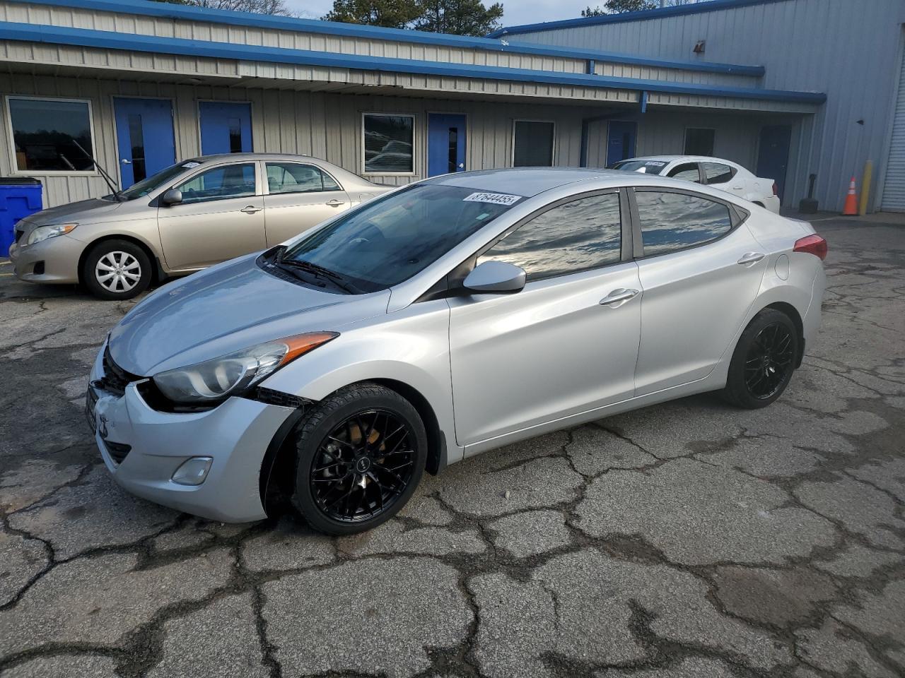 2013 HYUNDAI ELANTRA GL