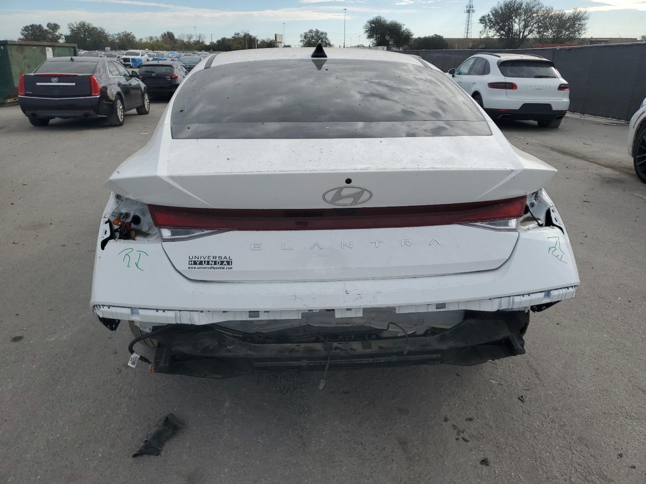 2024 HYUNDAI ELANTRA SE - Фото 6