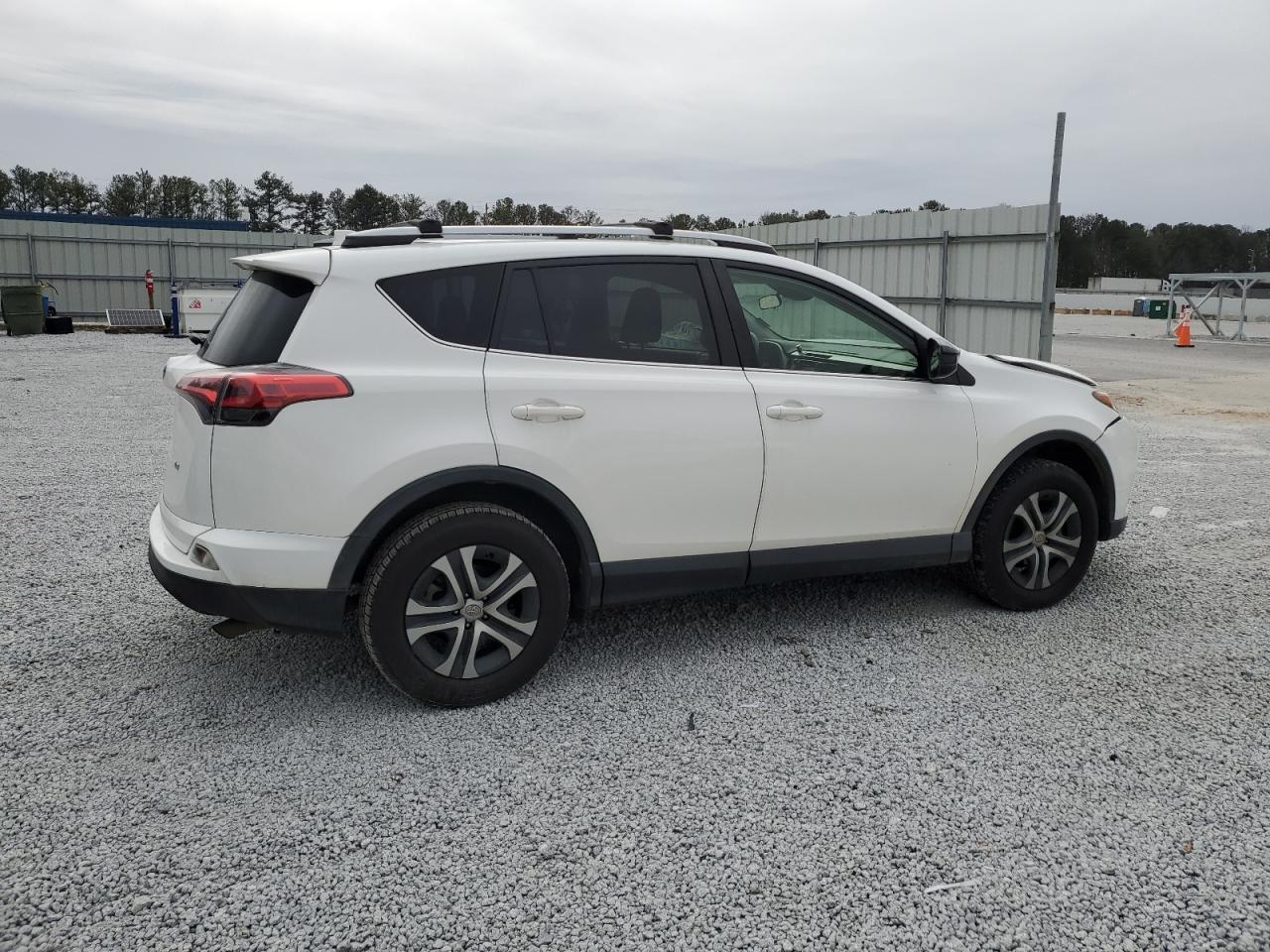 2018 TOYOTA RAV4 LE - Image 3