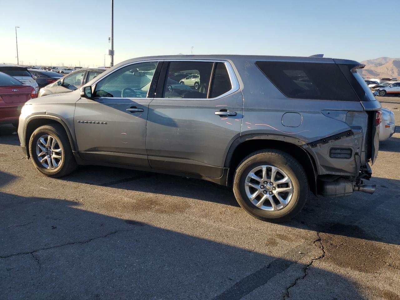 2021 CHEVROLET TRAVERSE L - Image 2