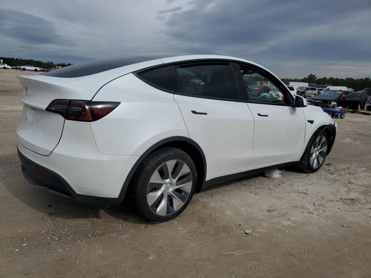 2024 TESLA MODEL Y - Фото 3