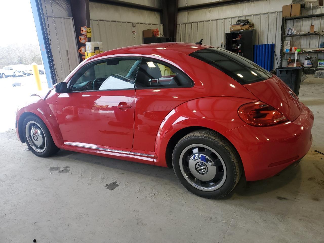 2012 VOLKSWAGEN BEETLE - Фото 2