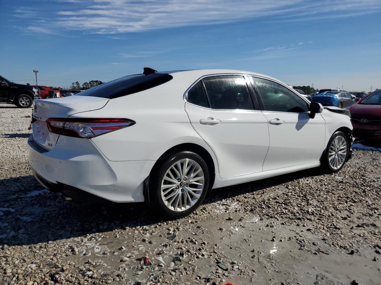 2018 TOYOTA CAMRY L - Image 3