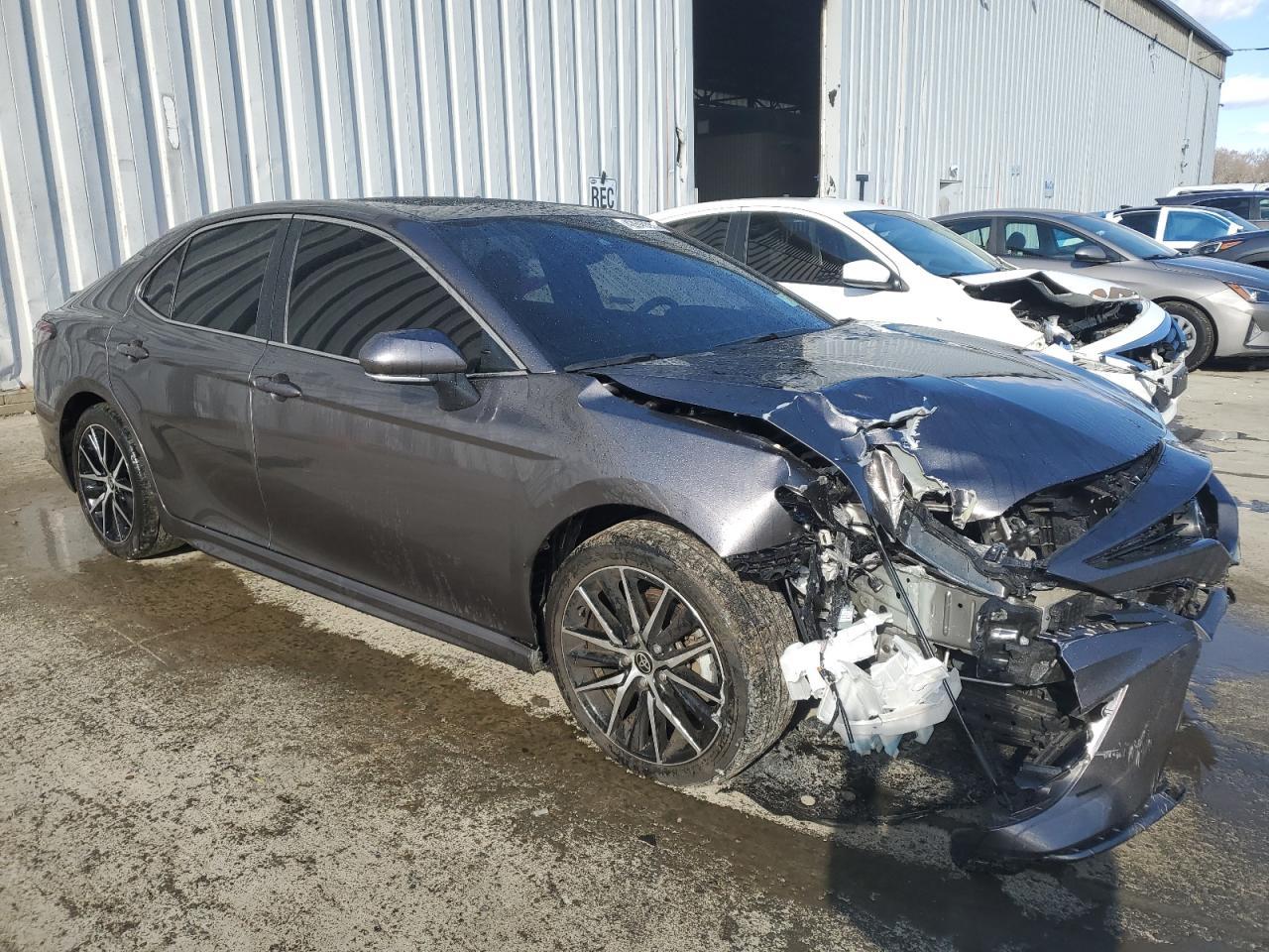2021 TOYOTA CAMRY SE - Фото 4