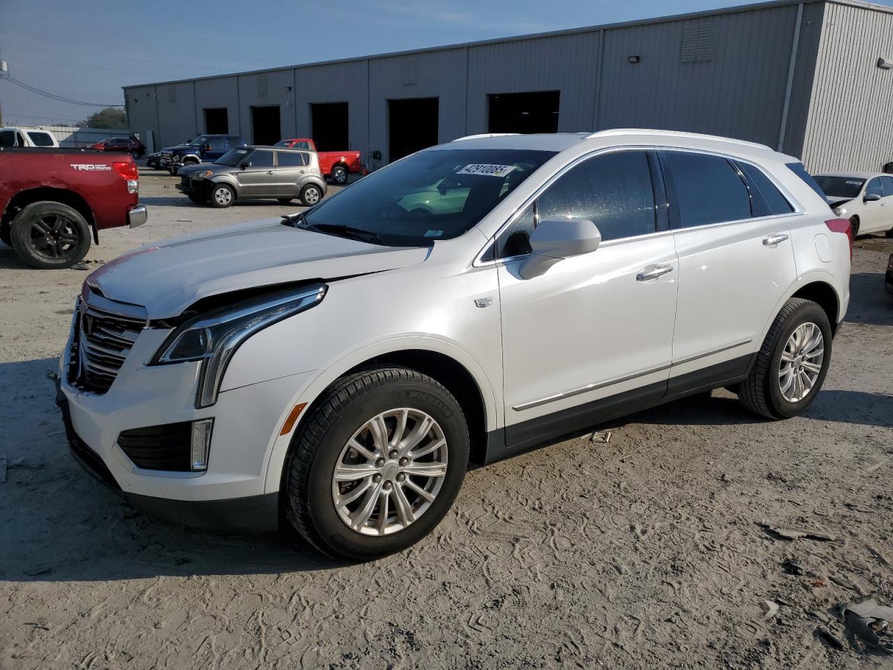 2018 CADILLAC XT5 car image