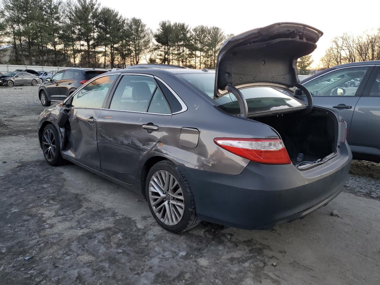 2015 TOYOTA CAMRY LE - Фото 2