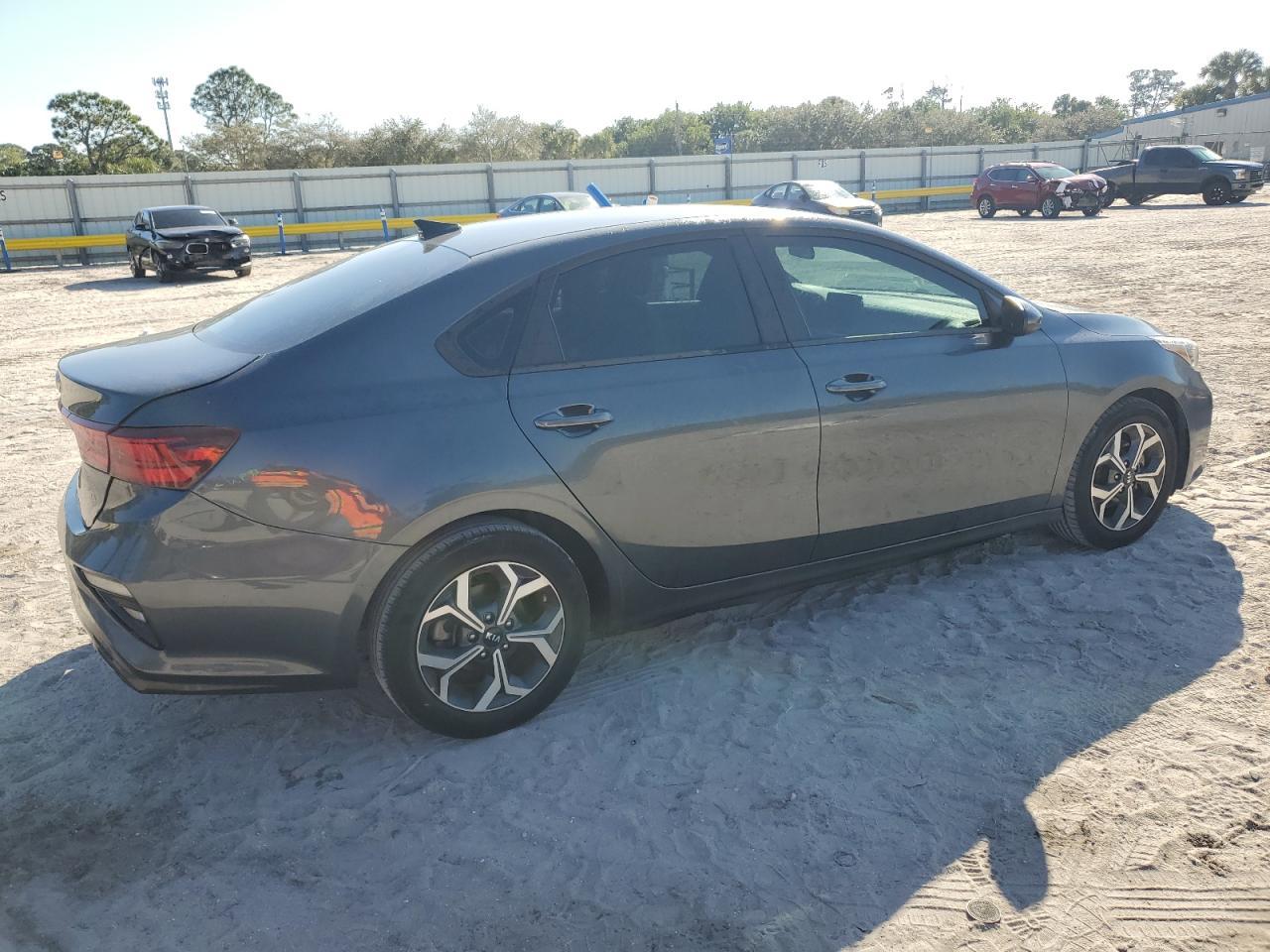 2021 KIA FORTE FE - Фото 3