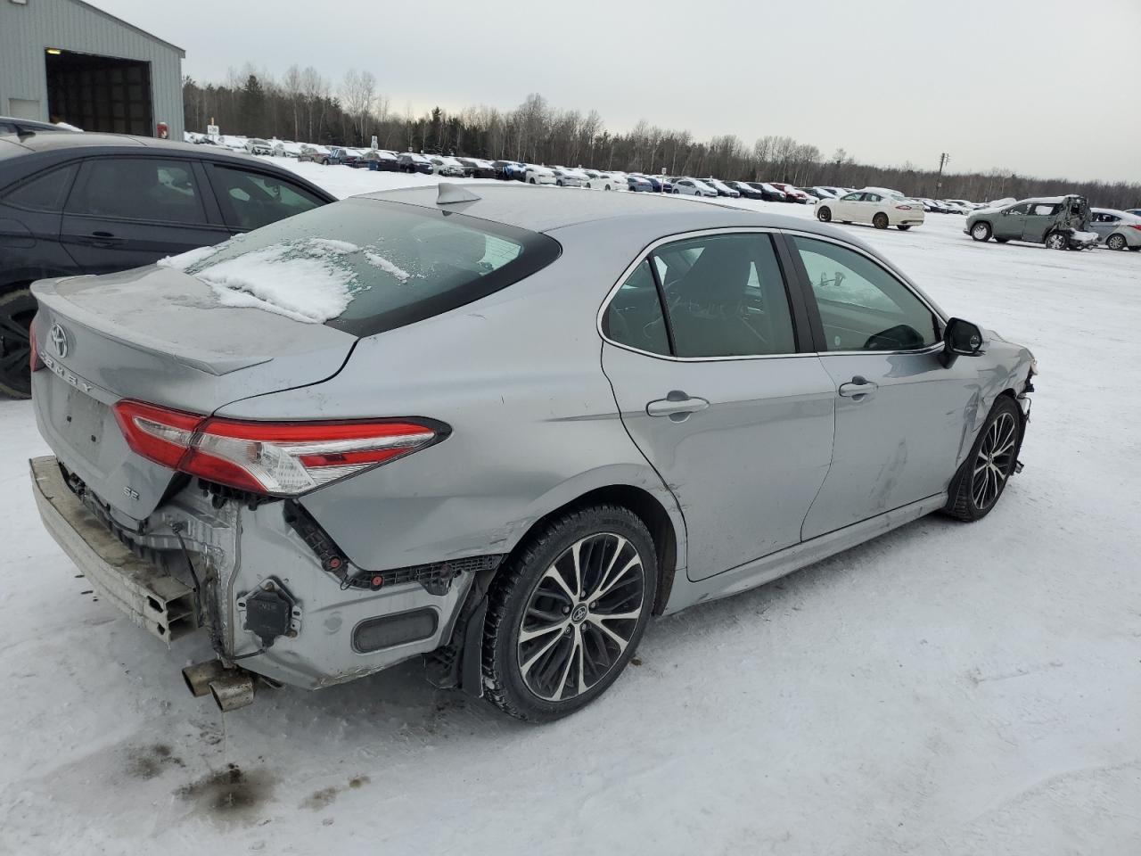 2020 TOYOTA CAMRY SE - Image 3