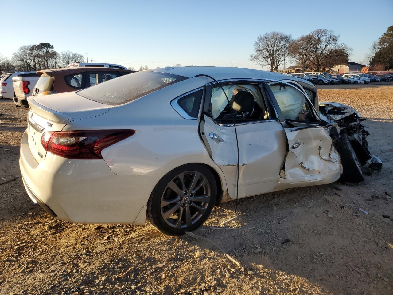 2018 NISSAN ALTIMA 2.5 - Фото 3