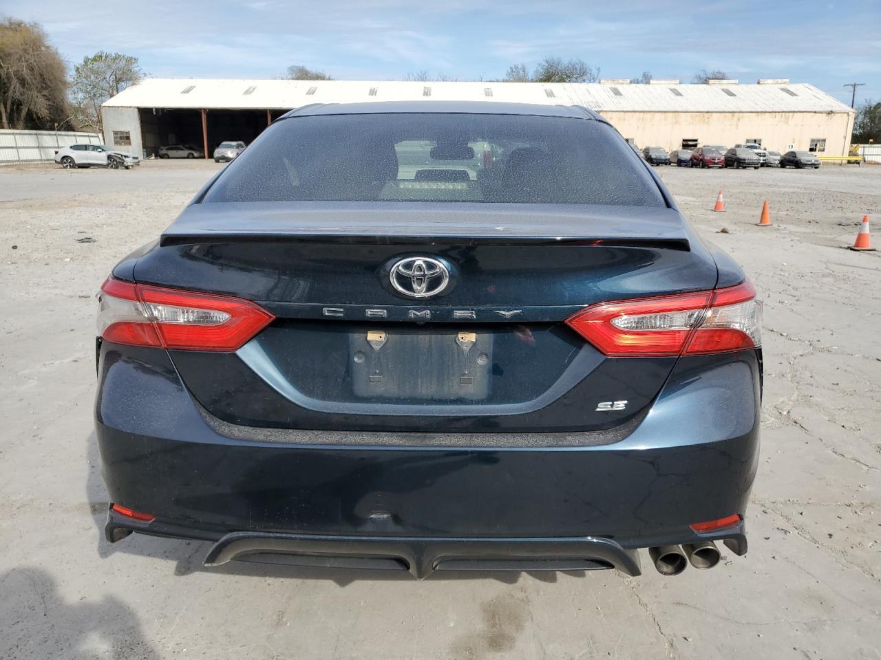 2018 TOYOTA CAMRY L - Фото 6