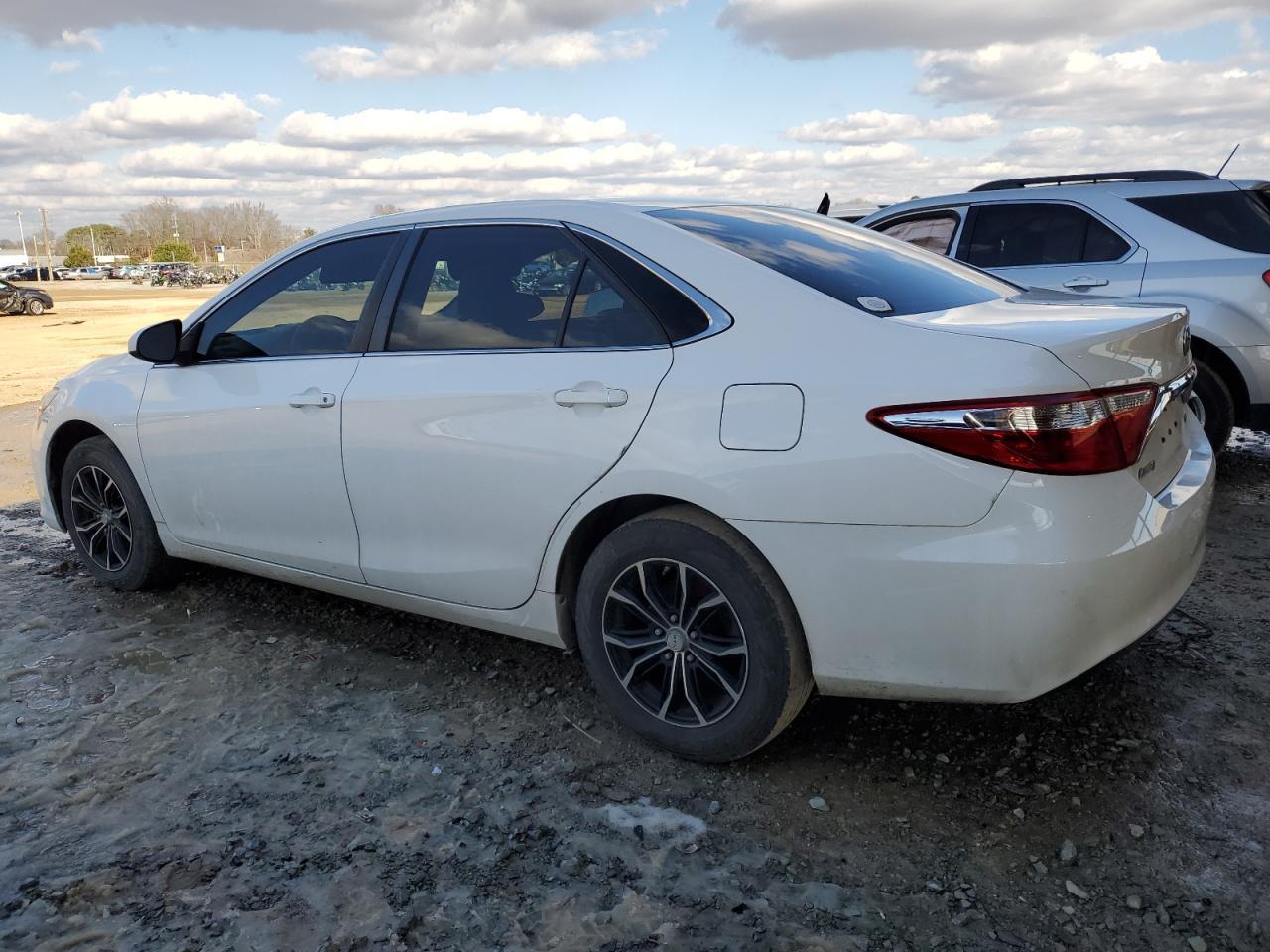 2017 TOYOTA CAMRY LE - Image 2