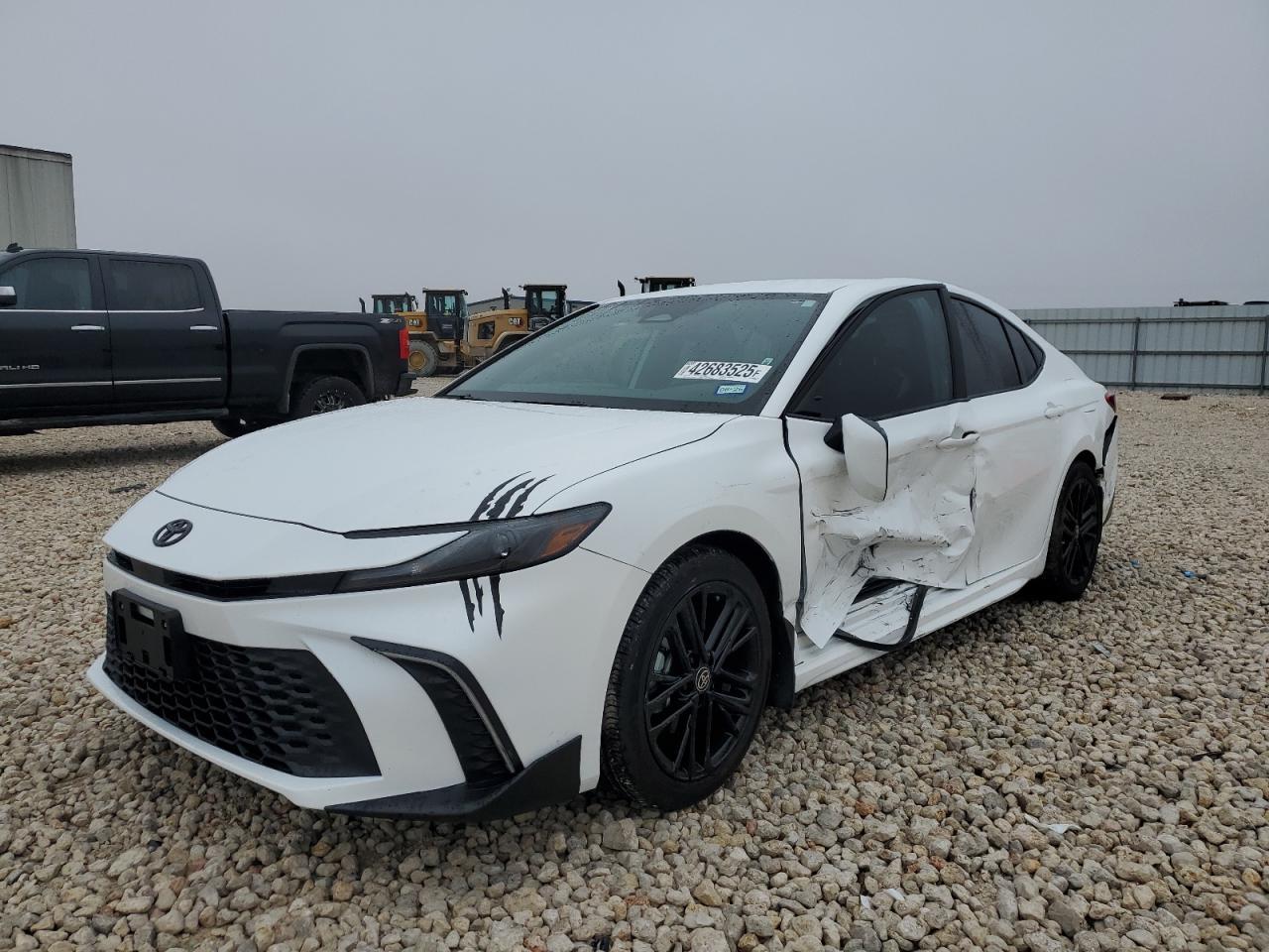 2025 TOYOTA CAMRY XSE