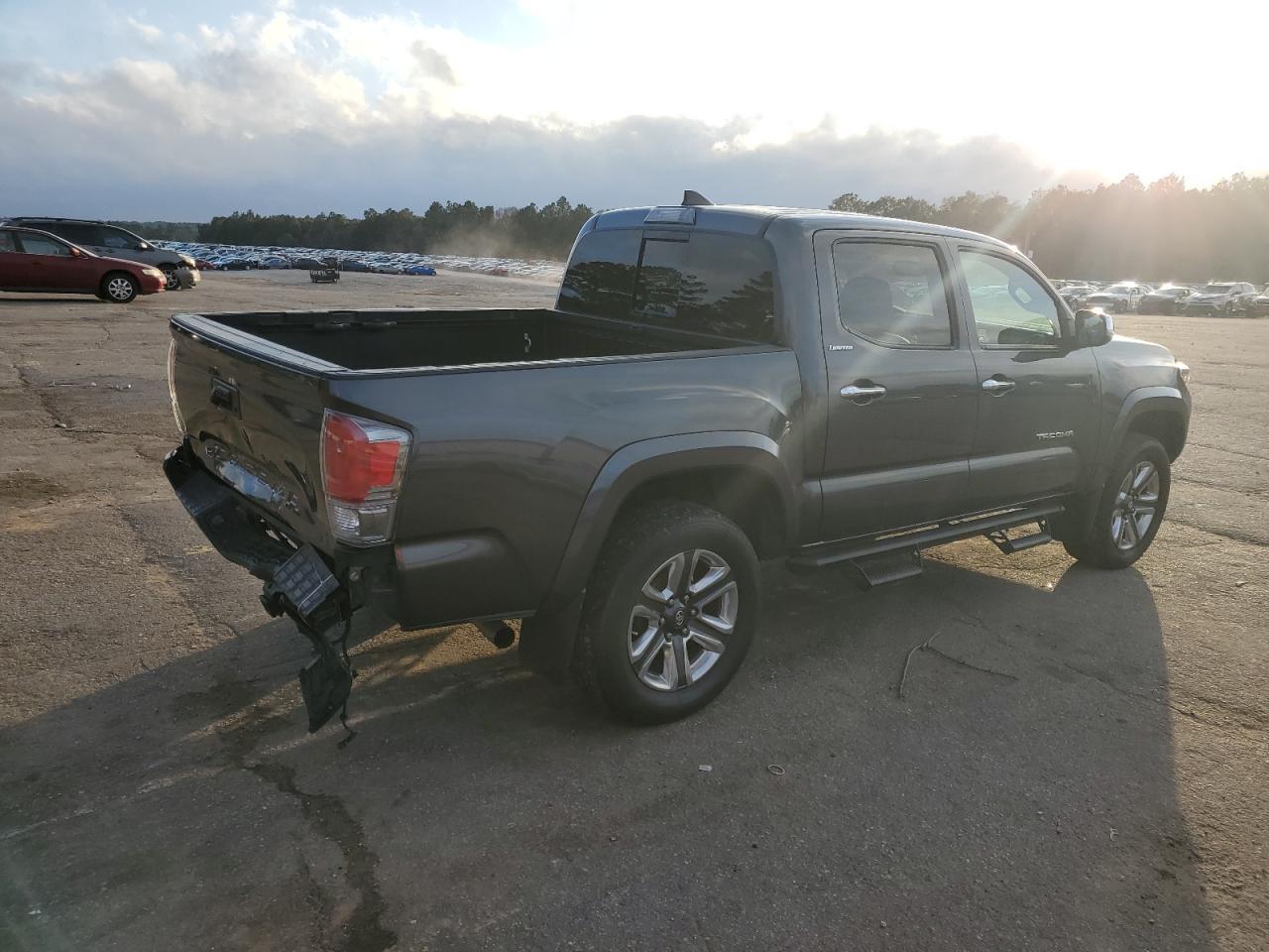 2017 TOYOTA TACOMA DOU - Фото 3