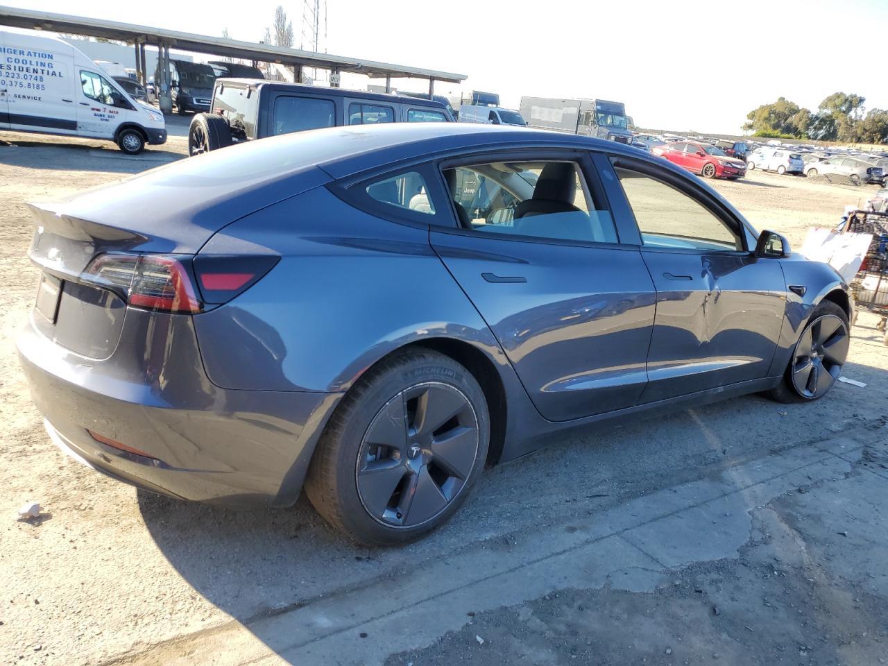 2023 TESLA MODEL 3 - Фото 3