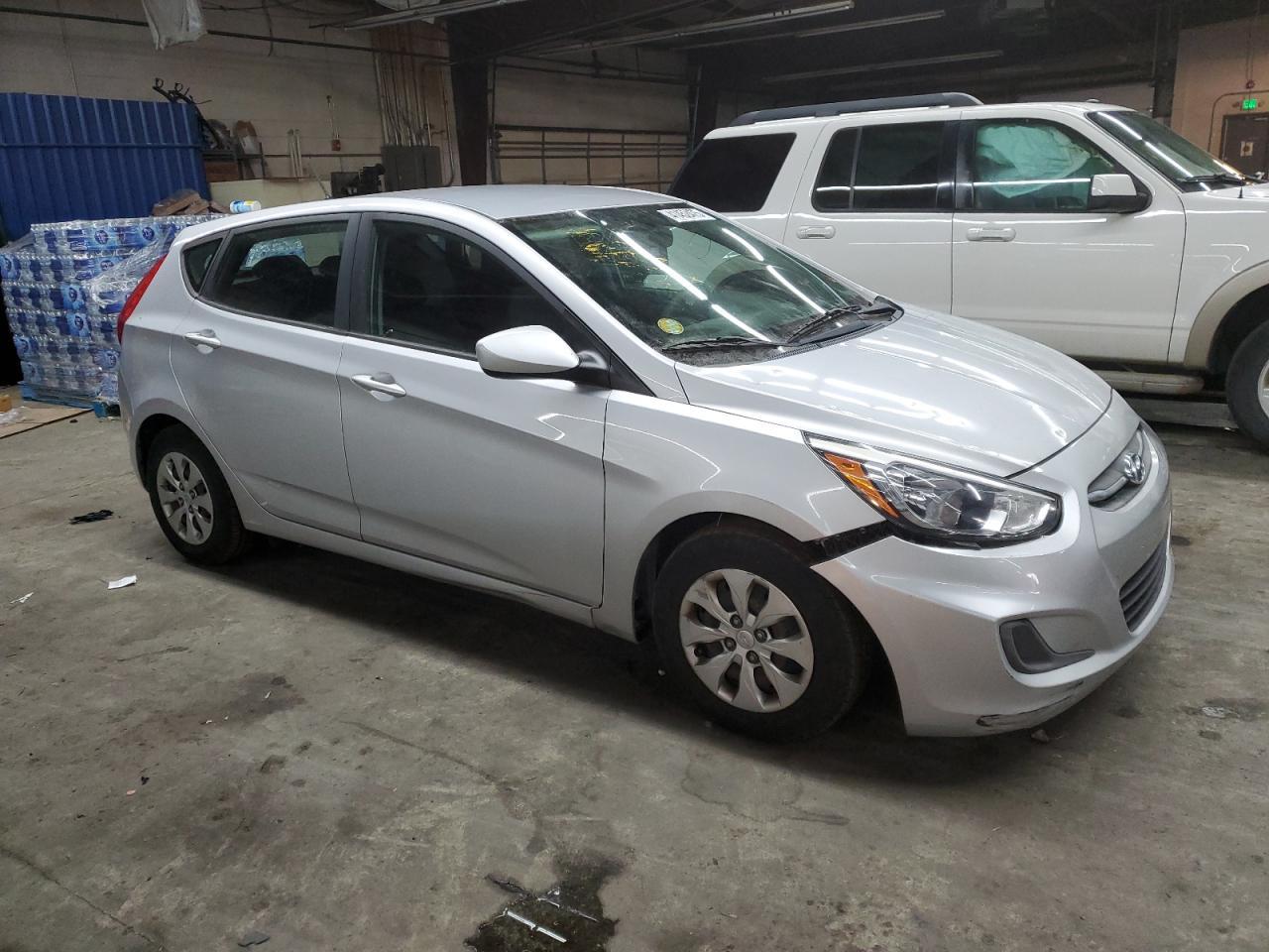 2017 HYUNDAI ACCENT SE - Image 4