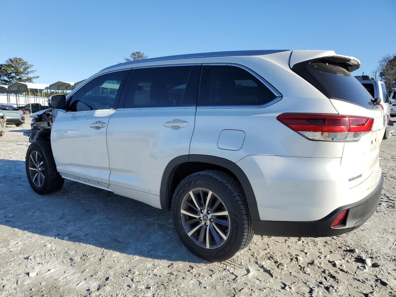 2018 TOYOTA HIGHLANDER - Image 2
