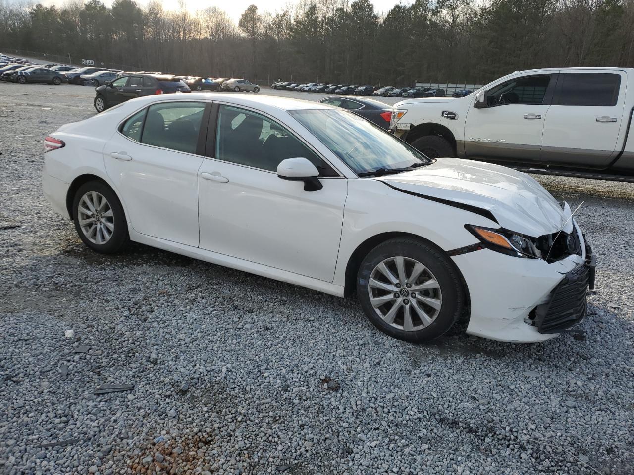 2020 TOYOTA CAMRY LE - Фото 4