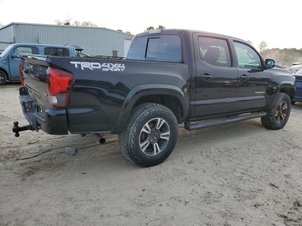 2019 TOYOTA TACOMA DOU - Фото 3