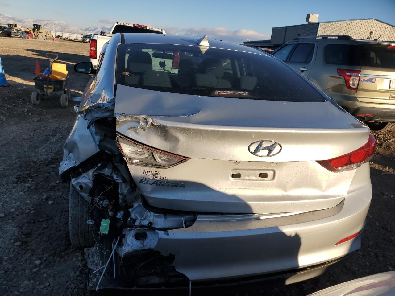2017 HYUNDAI ELANTRA SE - Фото 6