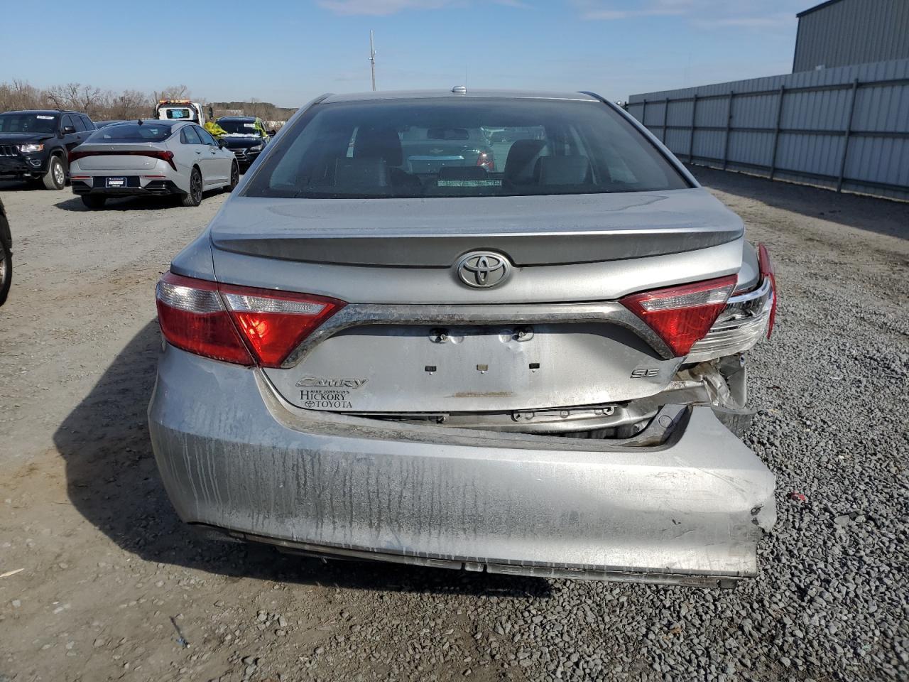 2016 TOYOTA CAMRY LE - Фото 6