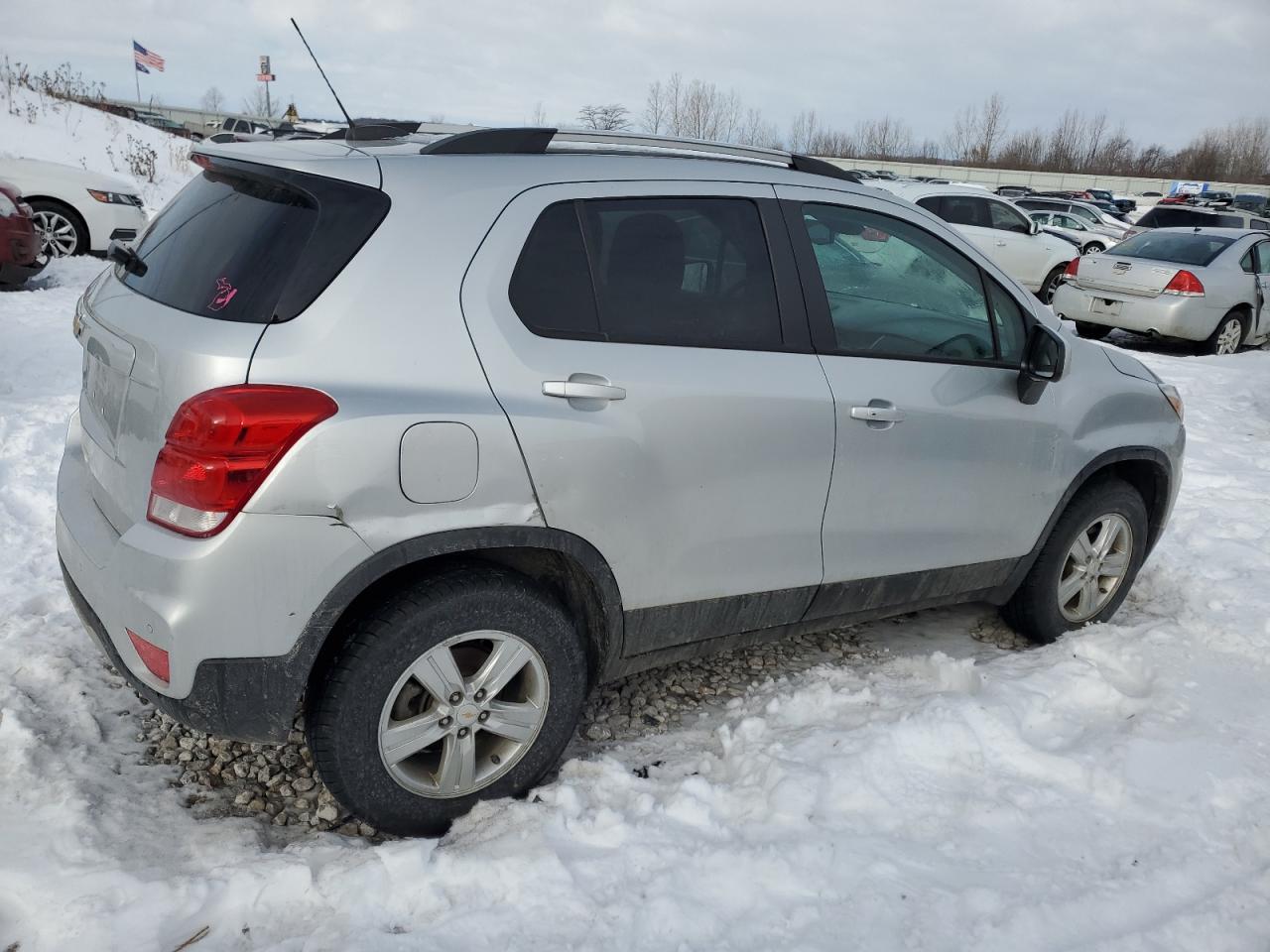 2021 CHEVROLET TRAX 1LT - Image 3