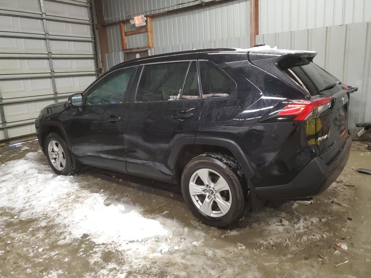 2020 TOYOTA RAV4 XLE - Image 2