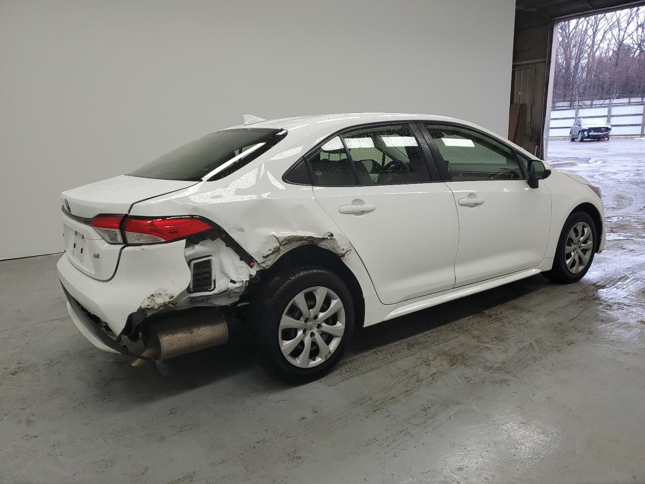 2021 TOYOTA COROLLA LE - Фото 3