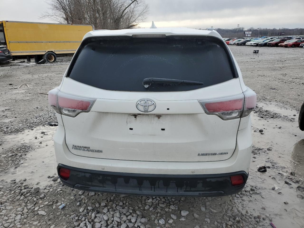2014 TOYOTA HIGHLANDER - Image 6