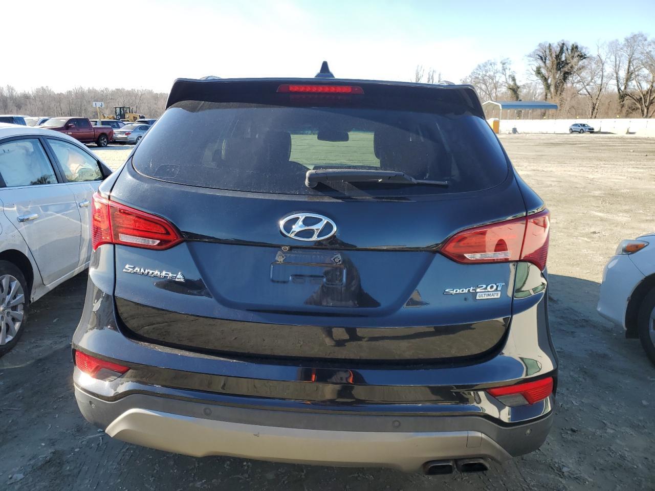 2017 HYUNDAI SANTA FE S - Image 6