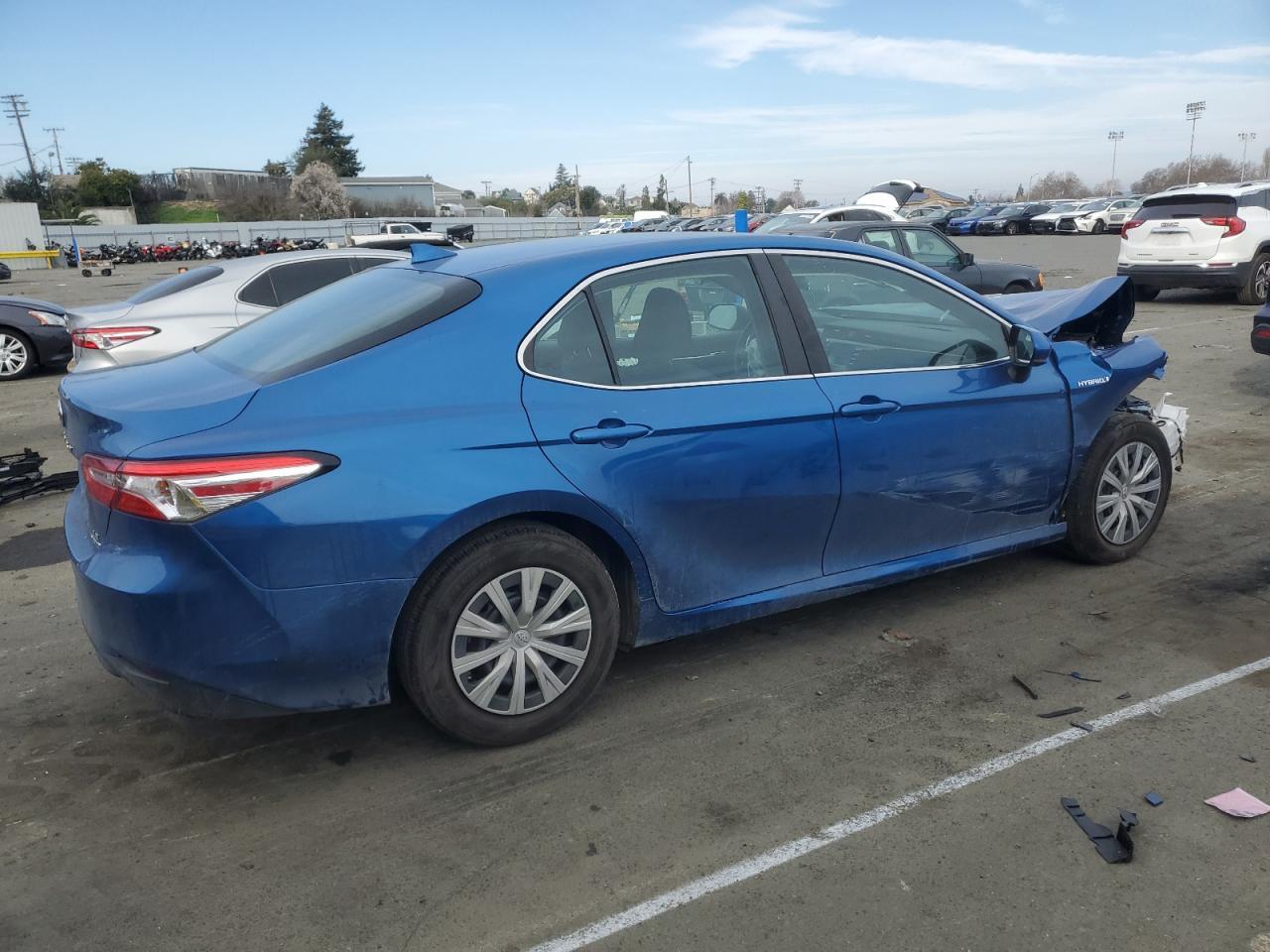 2020 TOYOTA CAMRY LE - Image 3