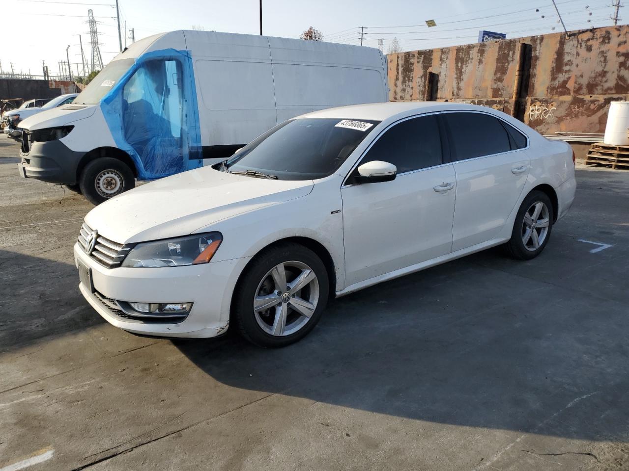 2015 VOLKSWAGEN PASSAT S