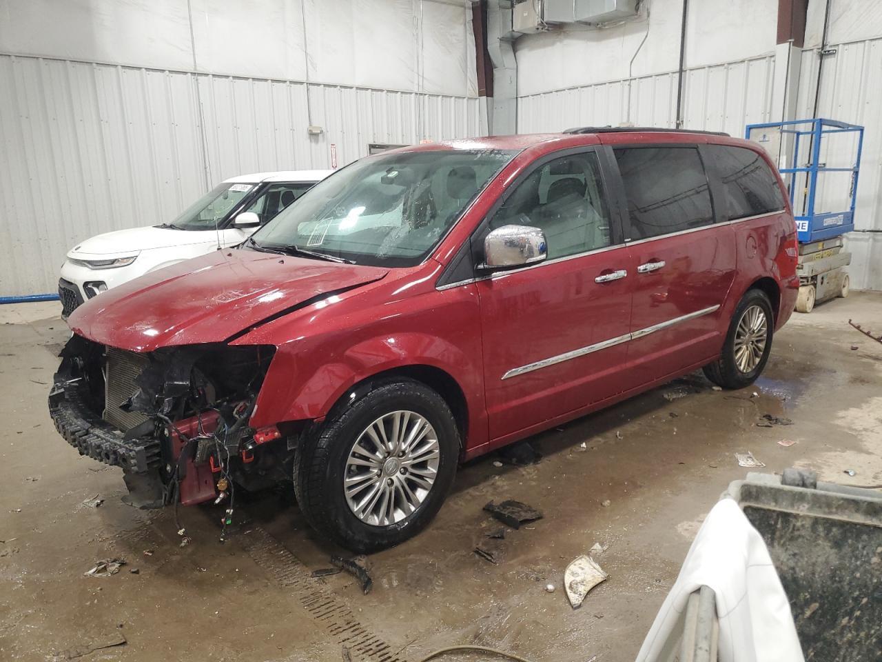 2014 CHRYSLER TOWN & COU