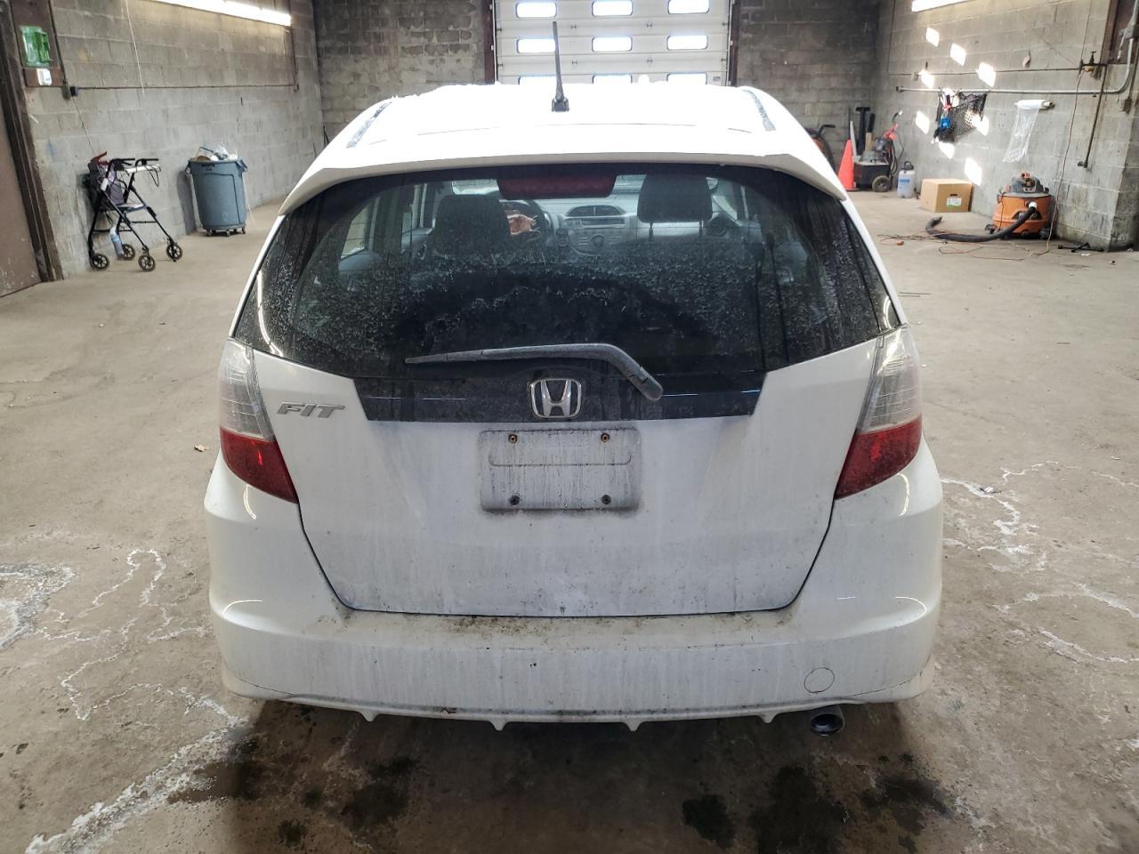 2011 HONDA FIT SPORT - Image 6